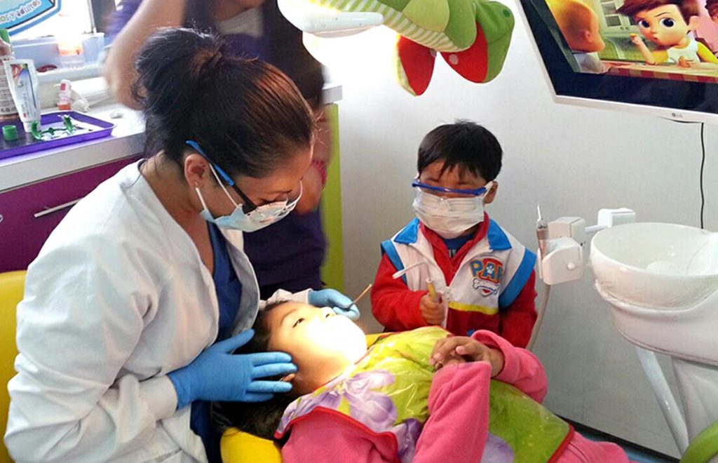 IPN recomienda a especialistas y estudiantes de odontología extremar precauciones durante la atención dental