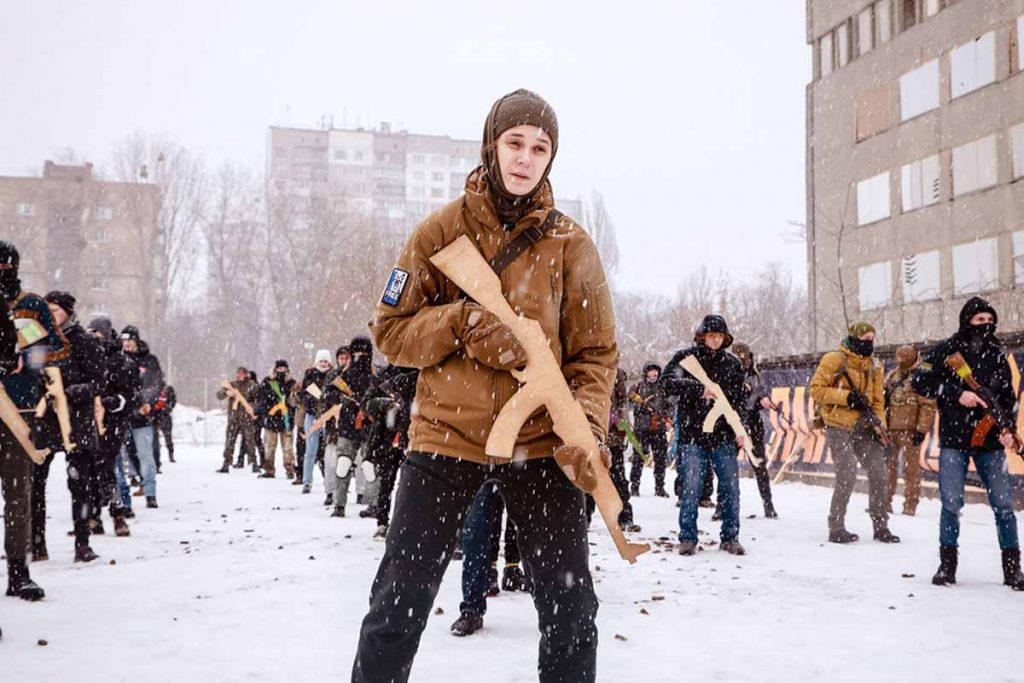 Mujer Ucraniana armada