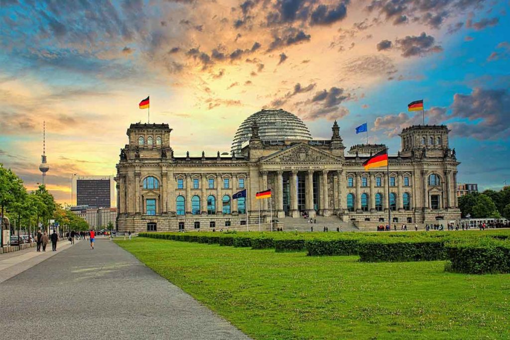 Reichstag, La plaza de la república y Berlin